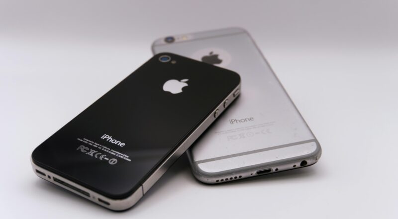 Zdjęcie do artykułu: iPhone vs Samsung – porównanie najpopularniejszych modeli